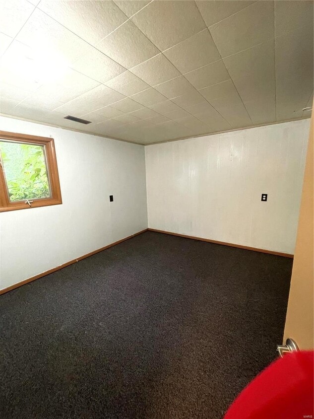 Primary Photo - 215 N Ninth St