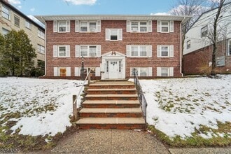 Building Photo - 357 Franklin St