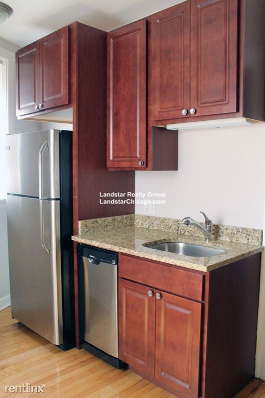 Building Photo - 2 br, 1 bath Apartment - 2251 W Eastwood Ave