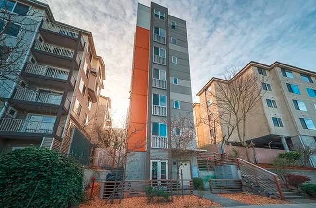 Building Photo - Soleil