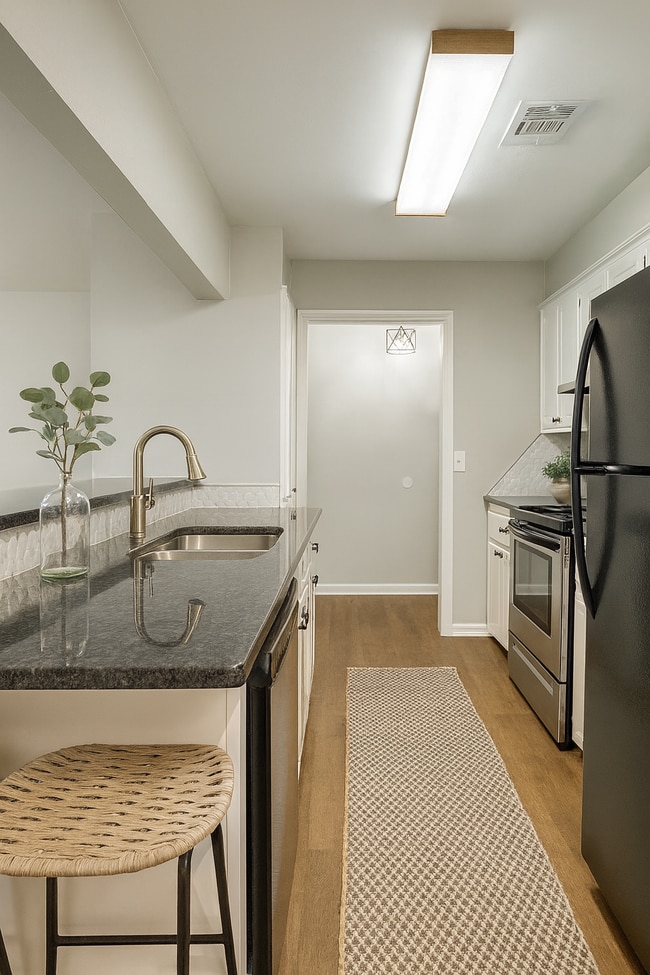 Photo - 916 Brookhurst Blvd House