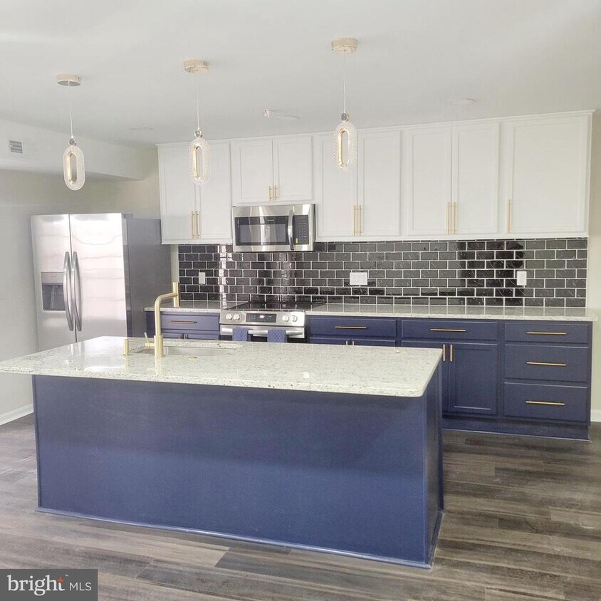 Foto principal - 905 Woodbridge Ct