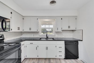 Foto del edificio - 725 W Brock St