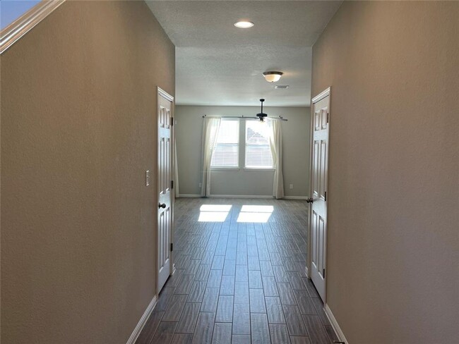 Foto del edificio - Updated 4 bedroom in Larkspur!