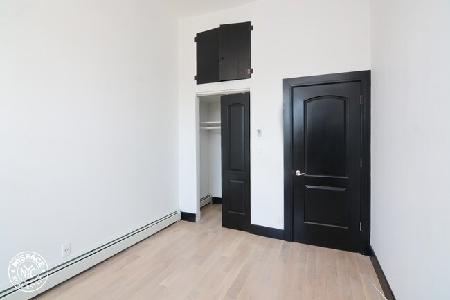 Building Photo - 44 Macdonough St