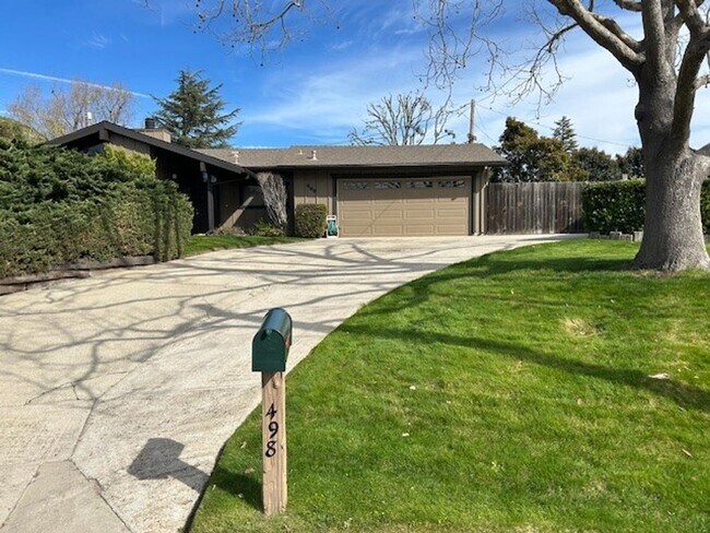 Foto del edificio - NEW PRICE – Move-In Ready Home with Expansive Yard & RV Parking