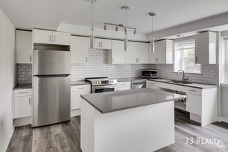 Building Photo - 530 N Walnut Ave