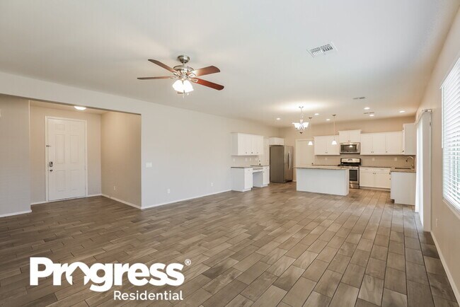 Building Photo - 5772 W Wayland Dr