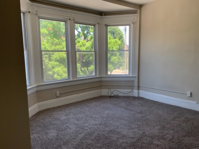 Foto del edificio - 328 E 9th St