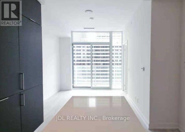 Building Photo - 33 Helendale Ave