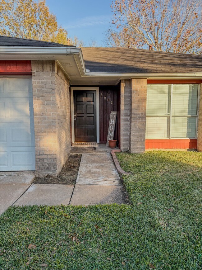 Foto del edificio - 2602 Olympus Dr