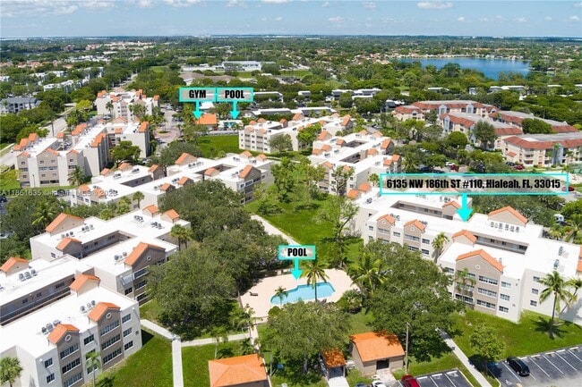 Foto del edificio - 6135 NW 186th St