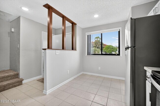 Foto del edificio - 168 W Sandalwood Ct