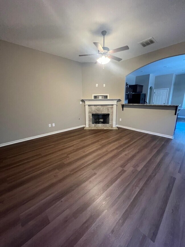 Foto del edificio - 6913 Lagrange Grove Dr