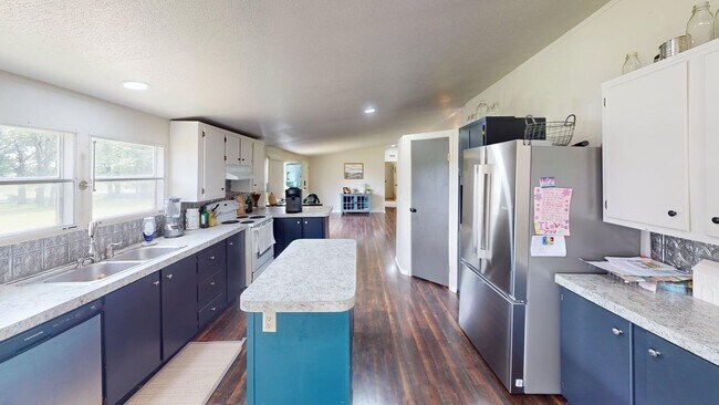 Foto del edificio - 712 S Brush Creek Rd