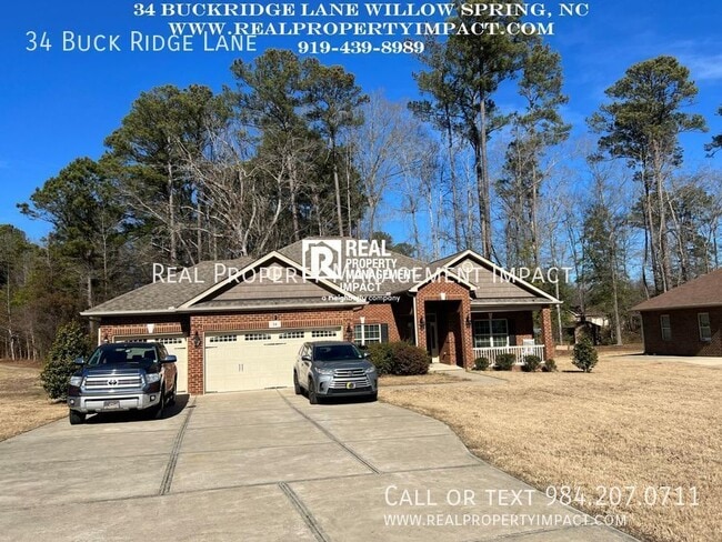 Building Photo - Spacious 4 Bedroom 3.5 Bath All-Brick, Gla...