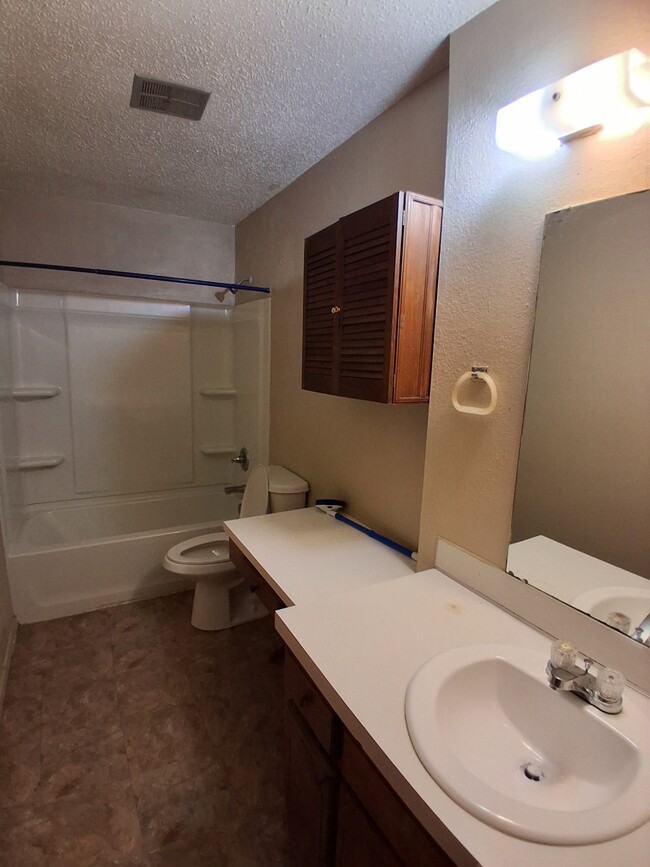 Building Photo - 130 Haner Cir