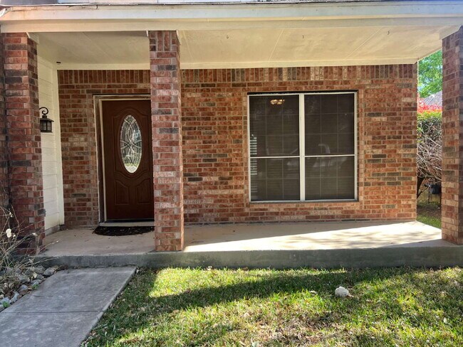 Foto del edificio - Charming 3-Bed /2 -Bath Sanctuary with Fireplace & Hardwood Floors, Between Evans and Bulverde at...