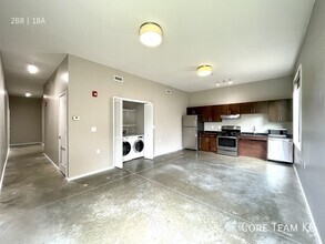 Building Photo - 3632 Gillham Rd
