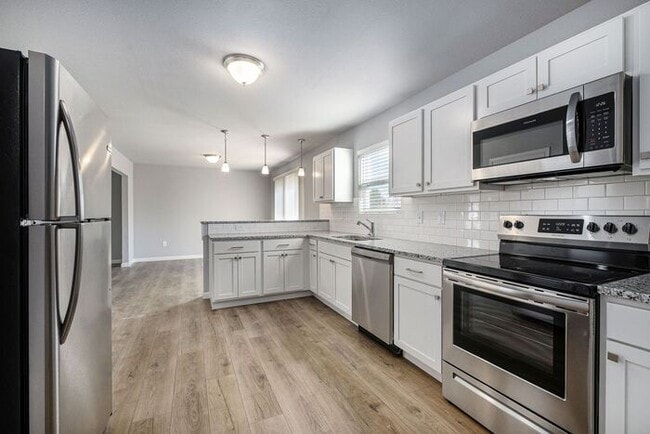 Building Photo - 5673 Claremount St