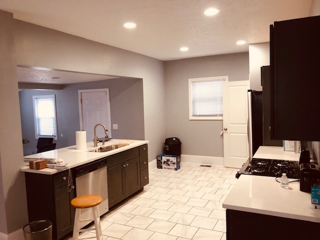 Foto del edificio - 1393 E 109th St