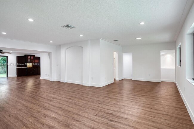 Foto del edificio - 6230 SW 112th St