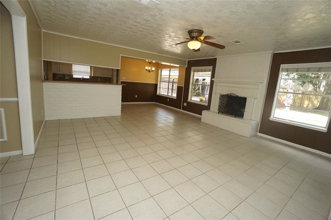 Building Photo - 16614 Cairnway Dr