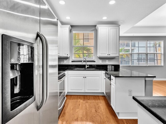 Building Photo - 2751 Ravella Way