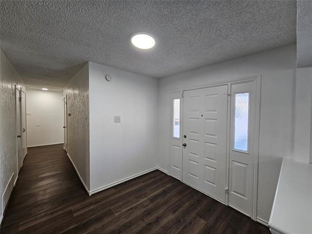 Foto del edificio - 2400 Meadow Creek Dr