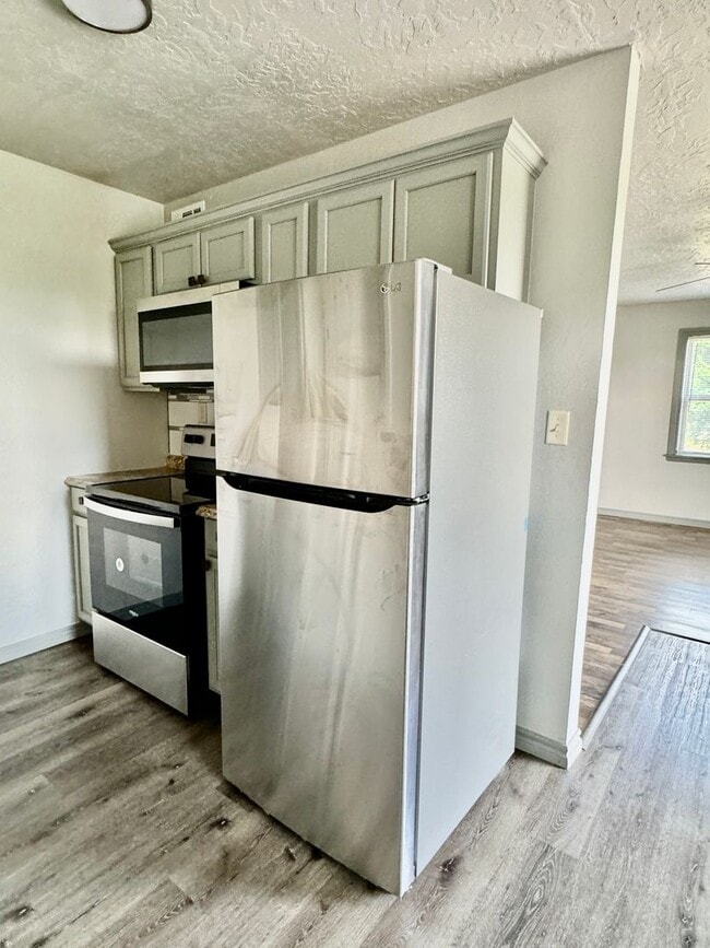 Building Photo - 505 Oak-La Nova Vita-B1 Ln