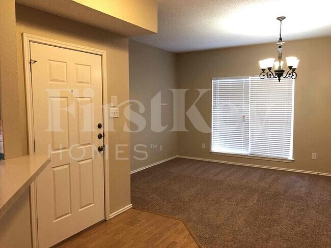 Foto del edificio - 2132 Montclair Ln