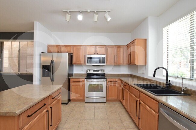 Building Photo - 4355 E Selena Dr