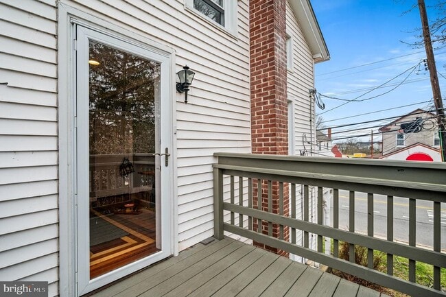 Building Photo - 368 W Ridge Pike