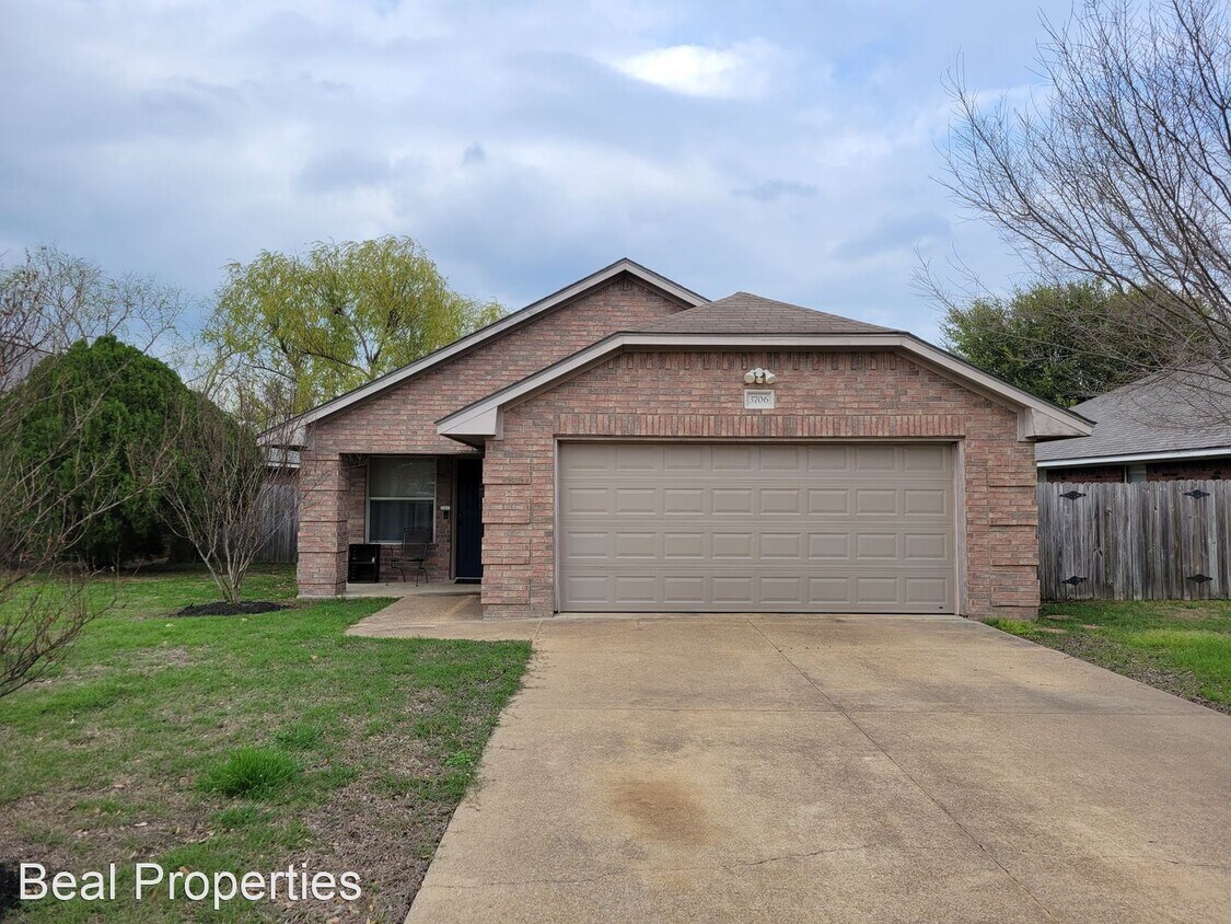 Foto principal - 3 br, 2 bath House - 3706 Marielene