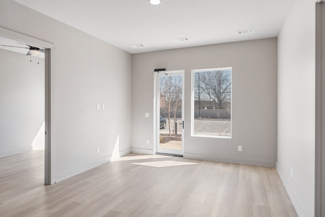 Foto del edificio - 1090 Haysboro Ave