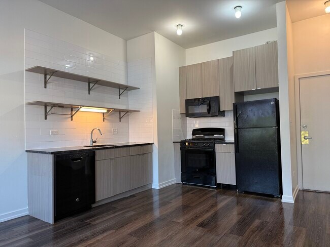 Foto del edificio - 5600 N Ridge Ave