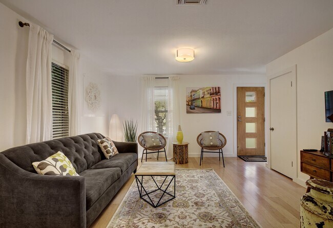 Foto del edificio - 2823 Garwood St