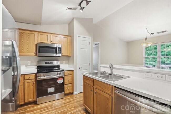 Building Photo - 2830 Black Walnut Ln