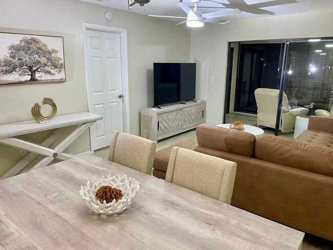 Foto del edificio - 4607 Longwater Chase