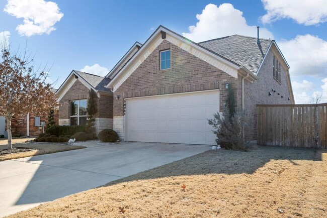 Building Photo - 909 Zacarias Dr