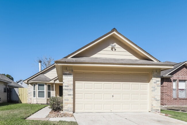 Building Photo - 10318 Bushy Creek Dr