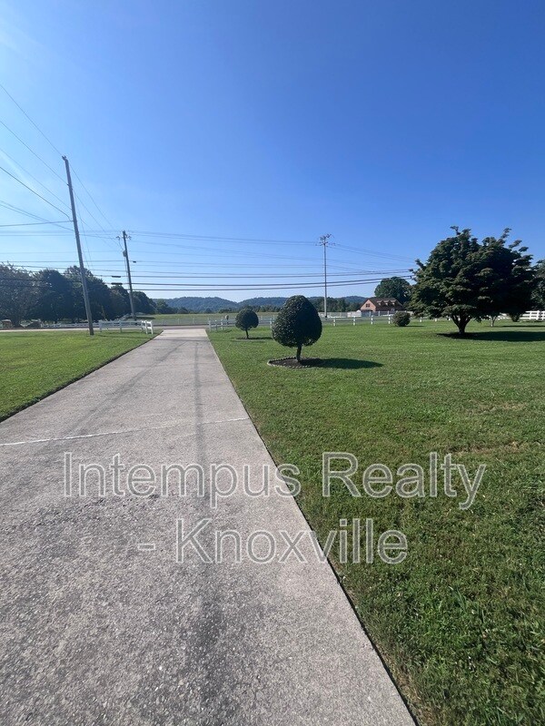 Foto del edificio - 5311 W Emory Rd