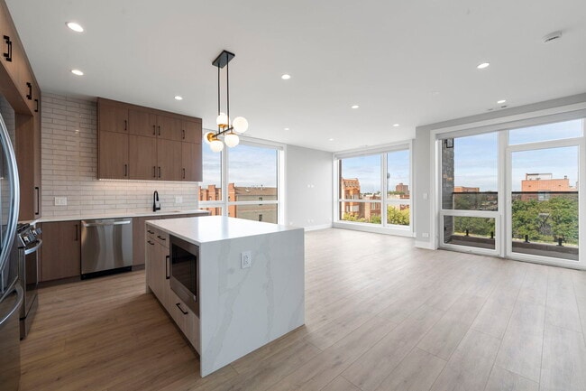 Building Photo - 2351 W Flournoy St