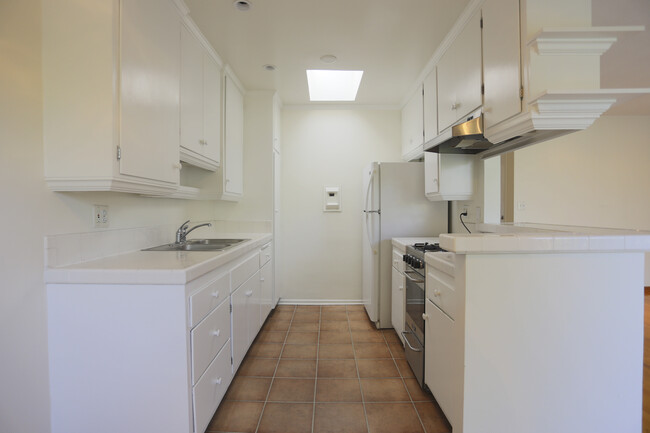 Building Photo - 1701 Washington Way