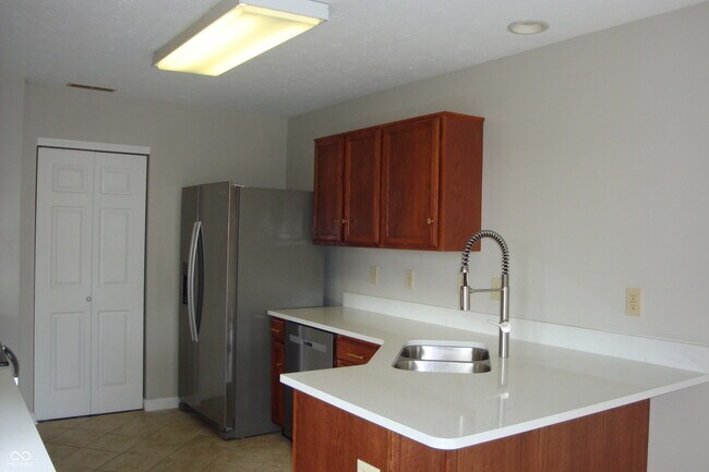 Foto del edificio - 2477 Grand Fir Dr