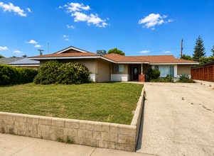 Building Photo - 208 Electra Ave