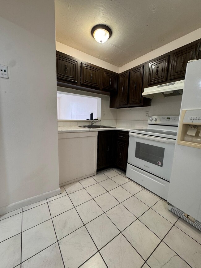 Building Photo - 484 NW 165th St