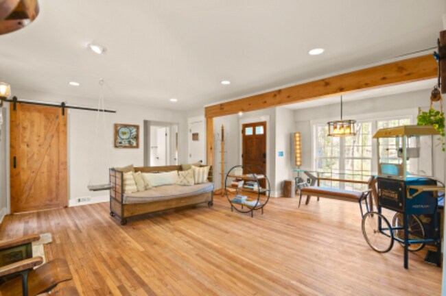 Foto del edificio - 1254 Centra Villa Dr SW