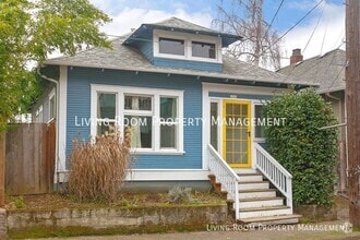 Building Photo - 1525 SE Pershing St