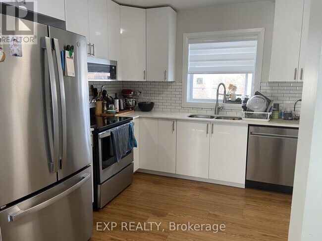 Photo du bâtiment - 838 St. Laurent Blvd